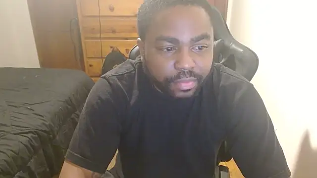 Snapshot of Breadwinnah chatting on October 19, 7:09 am Breadwinnah online show from October 19, 7:09 am