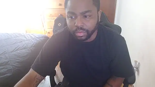 Snapshot of Breadwinnah chatting on October 20, 3:45 pm Breadwinnah online show from October 20, 3:45 pm