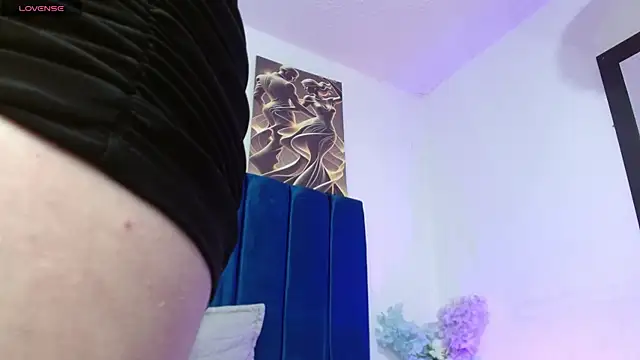 Annie switt online show from March 2, 4:14 am