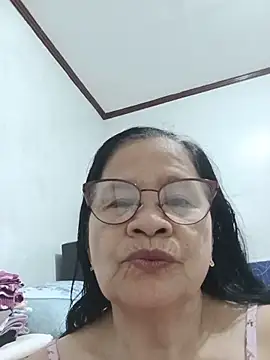 Snapshot of Sweet-Lita50 chatting on May 24, 10:09 am Sweet-Lita50 online show from May 24, 10:09 am