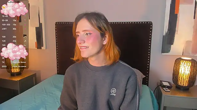 Snapshot of seraphine_star chatting on February 8, 10:02 pm seraphine star online show from February 8, 10:02 pm