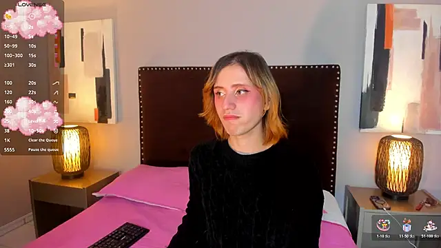 Snapshot of seraphine_star chatting on February 19, 3:02 am seraphine star online show from February 19, 3:02 am