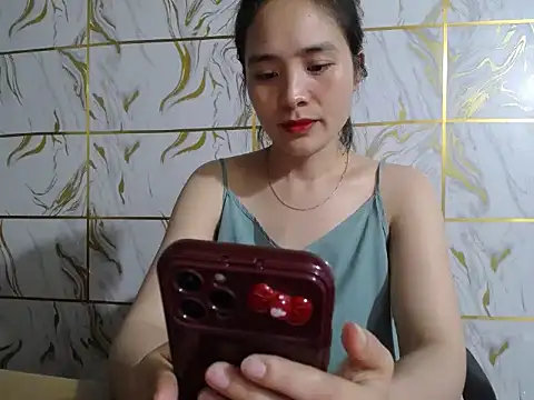 Snapshot of Lyzizi_lovely09 chatting on April 22, 12:18 pm Lyzizi lovely09 online show from April 22, 12:18 pm