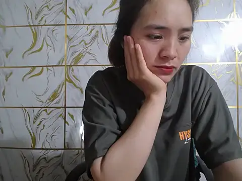 Snapshot of Lyzizi_lovely09 chatting on April 28, 1:37 am Lyzizi lovely09 online show from April 28, 1:37 am