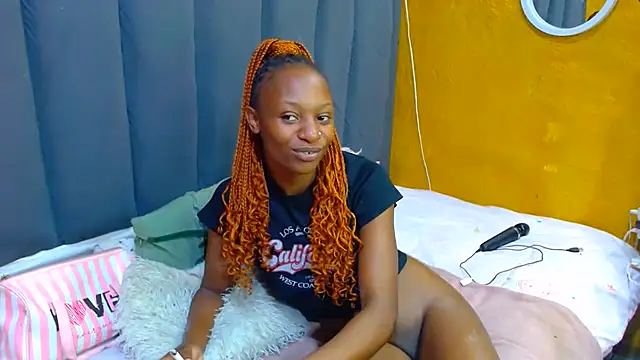 Snapshot of LonelyQueenxx25 chatting on June 25, 8:46 pm LonelyQueenxx25 online show from June 25, 8:46 pm