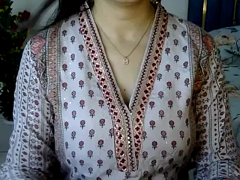 Snapshot of Rumi_cute chatting on April 22, 3:24 pm Rumi cute online show from April 22, 3:24 pm