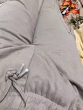 themasklover online show from December 18, 4:57 pm