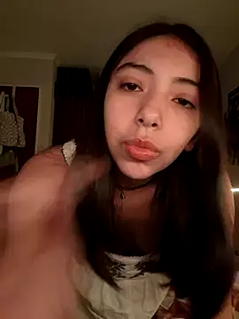 Snapshot of missapril0101 chatting on June 8, 7:03 pm missapril0101 online show from June 8, 7:03 pm