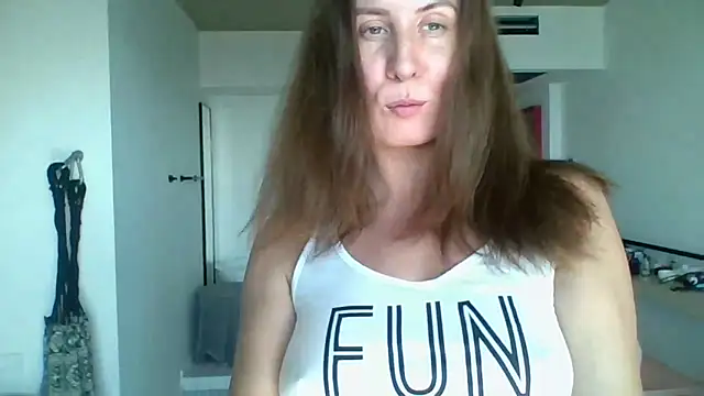 Snapshot of ALICAINWONDERLAND chatting on September 14, 9:52 am ALICAINWONDERLAND online show from September 14, 9:52 am