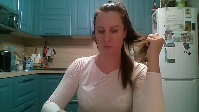 ALICAINWONDERLAND online show from February 22, 5:00 pm