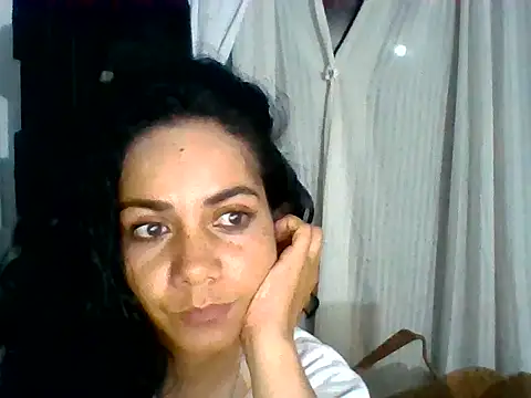 Snapshot of Isabelsol111 chatting on June 1, 4:03 am Isabelsol111 online show from June 1, 4:03 am