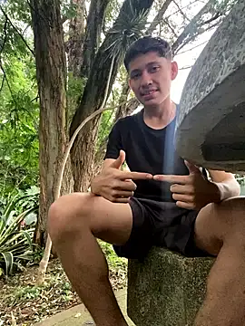 Snapshot of elfernh chatting on October 8, 11:08 am elfernh online show from October 8, 11:08 am