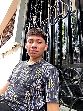 Snapshot of elfernh chatting on October 16, 2:18 pm elfernh online show from October 16, 2:18 pm