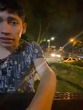 Snapshot of elfernh chatting on November 9, 3:16 am elfernh online show from November 9, 3:16 am