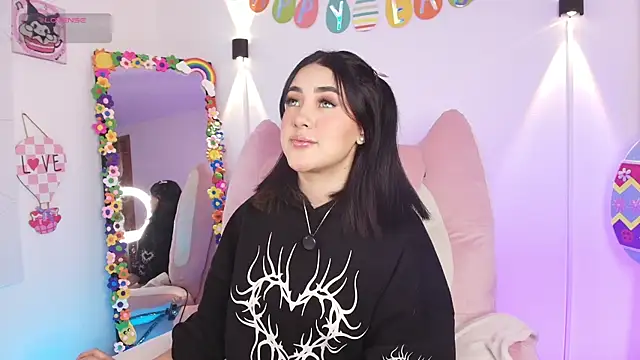 justonecute online show from April 3, 1:03 am