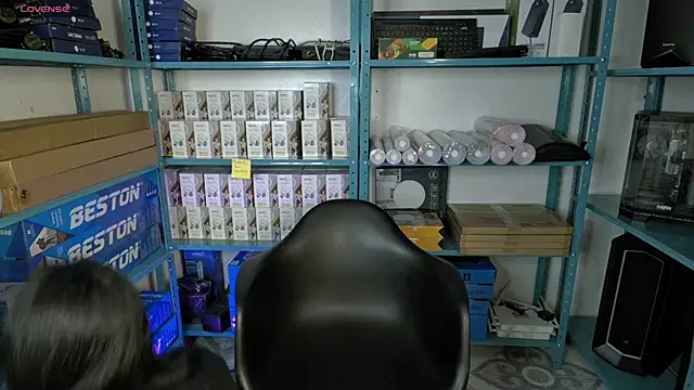Snapshot of justonecute chatting on May 14, 11:11 pm justonecute online show from May 14, 11:11 pm