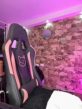 samiacooper25 online show from March 22, 7:01 am