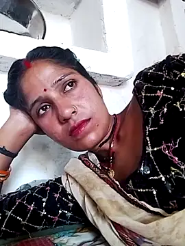 Snapshot of MISS-KAYA chatting on May 8, 9:47 am MISS-KAYA online show from May 8, 9:47 am