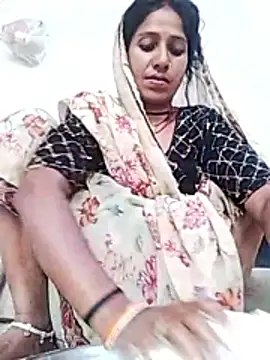 Snapshot of MISS-KAYA chatting on May 11, 2:17 am MISS-KAYA online show from May 11, 2:17 am