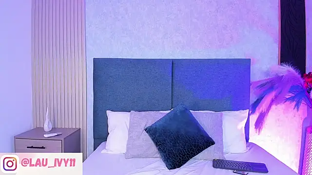 Laura Ivy online show from March 26, 12:55 pm