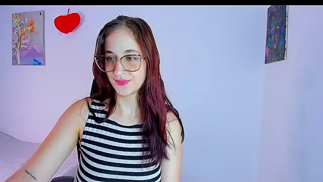Snapshot of Laura_Ivy chatting on June 25, 2:10 pm Laura Ivy online show from June 25, 2:10 pm