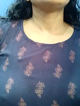 Snapshot of spicysuhana chatting on July 1, 3:30 am spicysuhana online show from July 1, 3:30 am