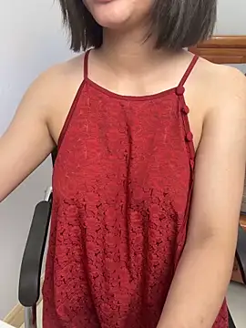 Snapshot of Voyerra_g chatting on June 21, 1:35 pm Voyerra g online show from June 21, 1:35 pm