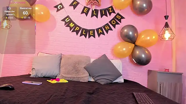 Snapshot of MayteLiu_ chatting on September 26, 12:53 pm MayteLiu online show from September 26, 12:53 pm