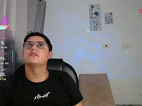 yesitwink  online show from March 11, 2:39 am