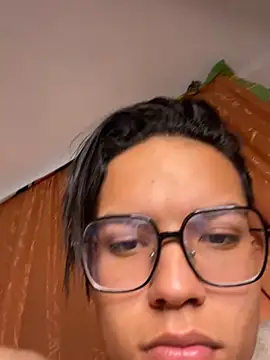 Snapshot of diegoand0911 chatting on April 19, 5:12 pm diegoand0911 online show from April 19, 5:12 pm