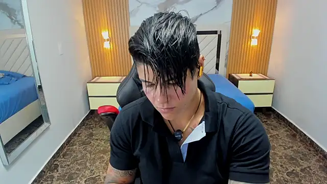 KAROLLJONES1 online show from April 21, 7:06 pm