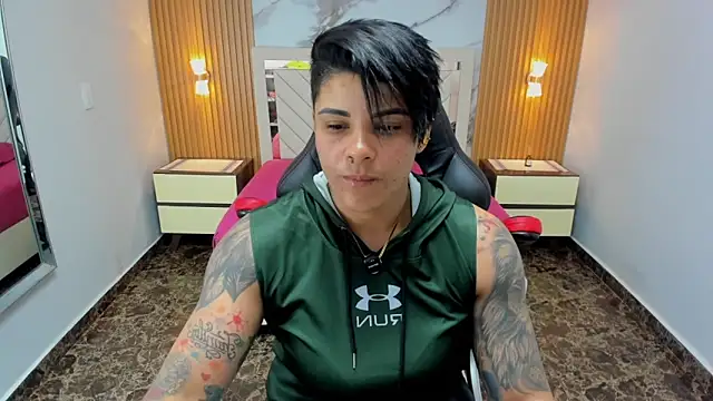 Snapshot of KAROLLJONES1 chatting on April 25, 12:30 pm KAROLLJONES1 online show from April 25, 12:30 pm