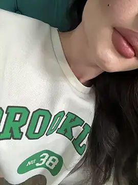 Snapshot of solaradevitta888 chatting on February 5, 4:28 am solaradevitta888 online show from February 5, 4:28 am