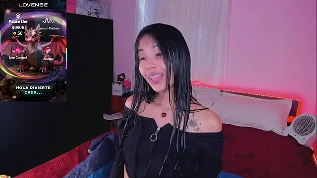 Miss Charlottet online show from February 11, 8:25 pm