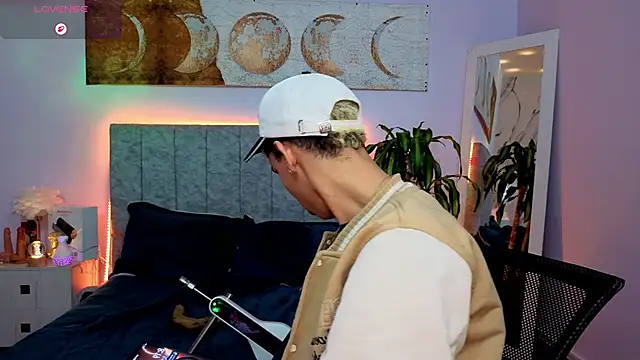 Room 69x online show from March 11, 1:17 pm