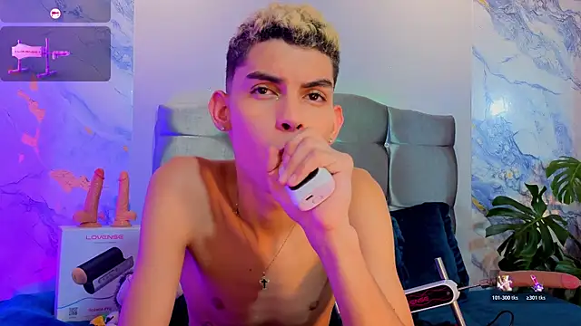 Room 69x online show from March 27, 8:19 pm