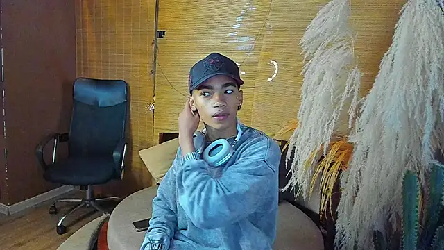 AlanCutee online show from November 27, 11:23 am