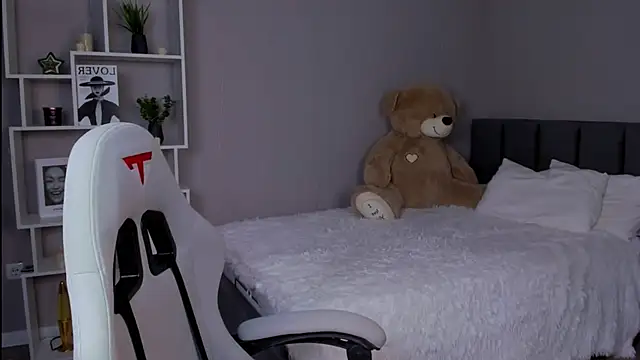 AnoraDark online show from April 22, 2:29 pm