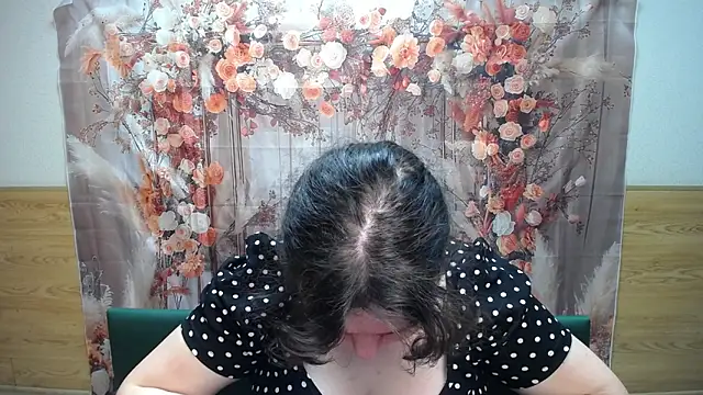 NeonilaLisova online show from February 2, 12:15 pm