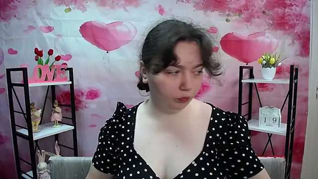 Snapshot of NeonilaLisova chatting on April 19, 5:07 am NeonilaLisova online show from April 19, 5:07 am