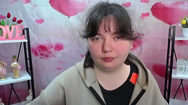 Snapshot of NeonilaLisova chatting on May 3, 5:13 am NeonilaLisova online show from May 3, 5:13 am