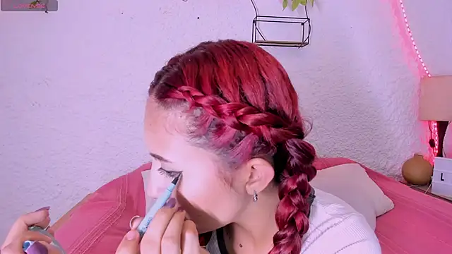 violet belle  online show from November 18, 2:43 pm