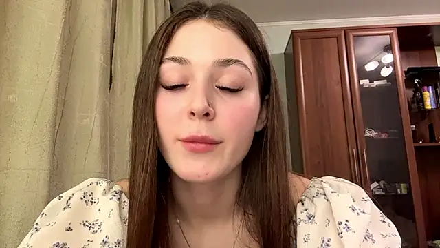 Adel strongwoman online show from March 5, 5:20 pm