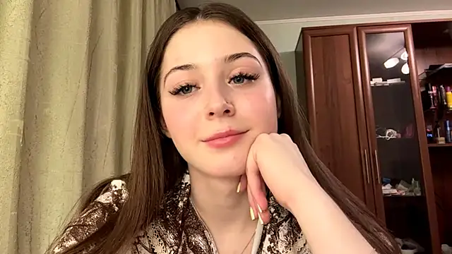 Adel strongwoman online show from April 7, 6:41 pm