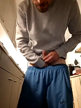 kompiee online show from September 28, 1:55 am