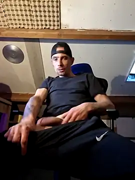 kompiee online show from December 5, 7:28 am