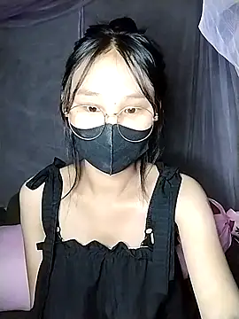 saronla 03 online show from October 31, 4:30 pm