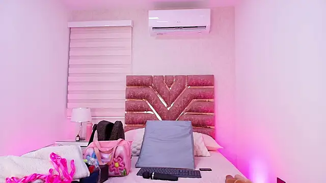 emma madi online show from November 11, 11:54 am