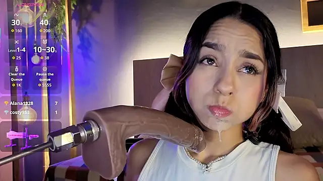 RACHELRUIZ online show from March 15, 11:11 pm