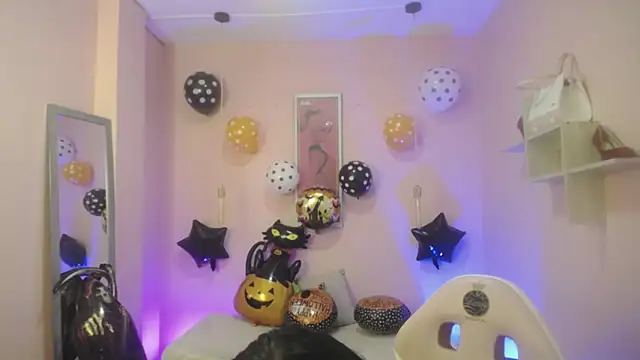LadyWawy online show from October 21, 12:50 pm